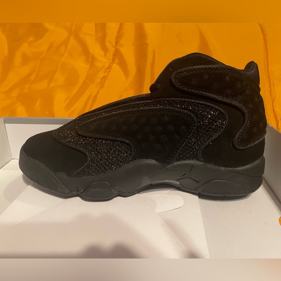 WOMENS AIR JORDAN - Picture 2 of 5